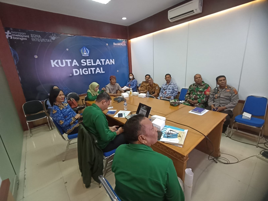 Rapat Kordinasi Forum Konsultasi Publik (FKP) Regsosek Badan Pusat Statistik bersama Perbekel Lurah.